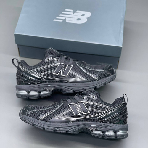کفش نیوبالانس 1906 مشکی New Balance M1906RCH