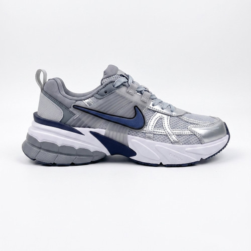 نایک وی تو کی ران طوسی سفید سرمهای Nike V2K Run Wolf Grey Midnight Navy